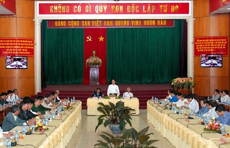 Premierminister Nguyen Tan Dung besucht Kreis Sa Thay in Provinz Kon Tum - ảnh 1